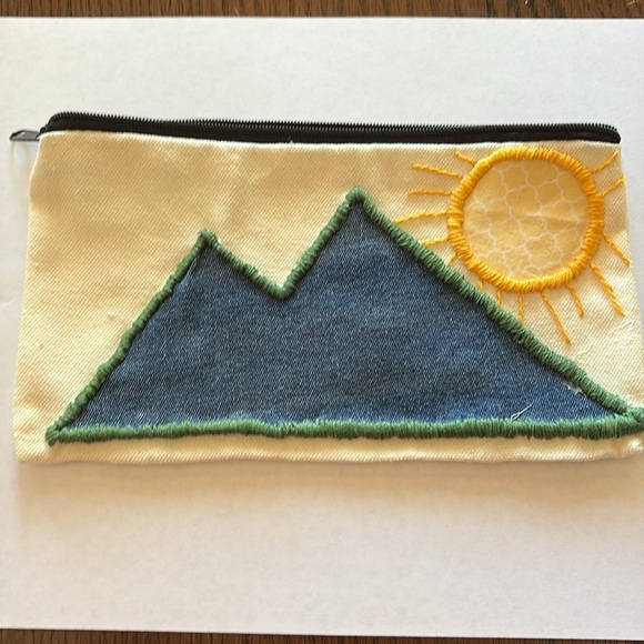 Hand crafted Embroidered pouch with mountain scene - Picture 2 of 2